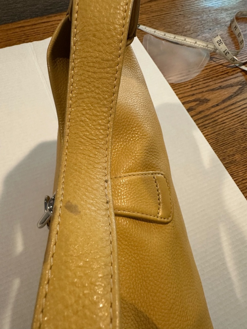 Dooney & Bouke leather Hobo in buttery yellow - Picture 3 of 10